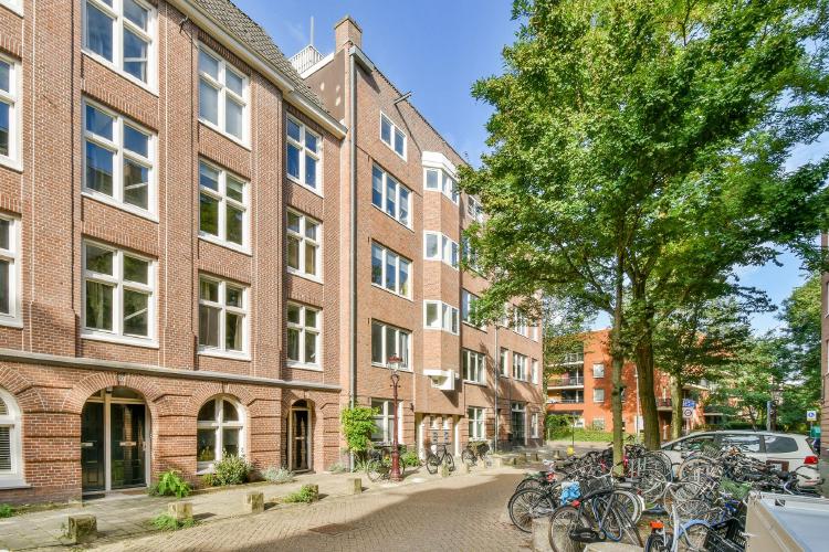 
    Van Bossestraat 6-1|Amsterdam
