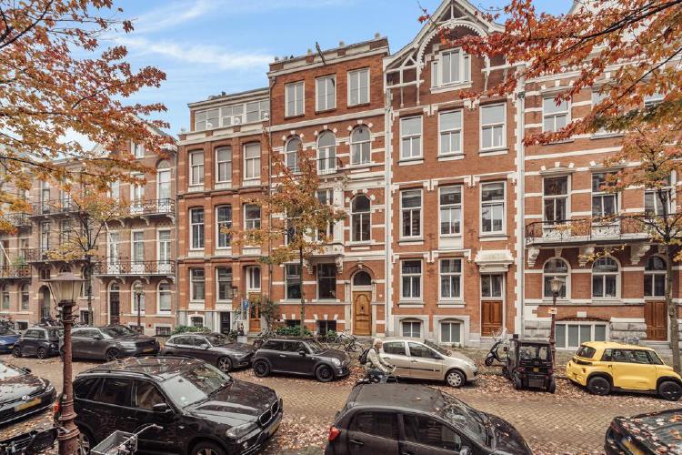 
    Roemer Visscherstraat 21-3|Amsterdam
