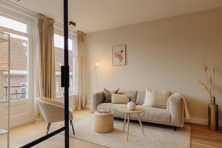 
    Laurierstraat 218-3|Amsterdam

