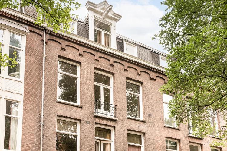 
    Johannes Verhulststraat 74-2|Amsterdam
