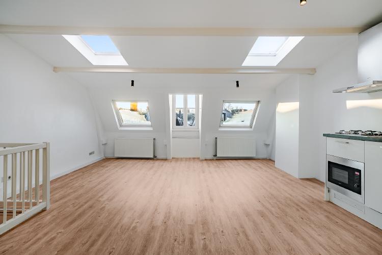 
    Govert Flinckstraat 301-3|Amsterdam

