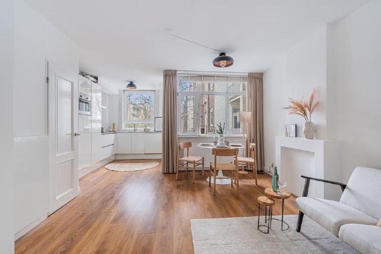 
    Lootsstraat 7-1|Amsterdam
