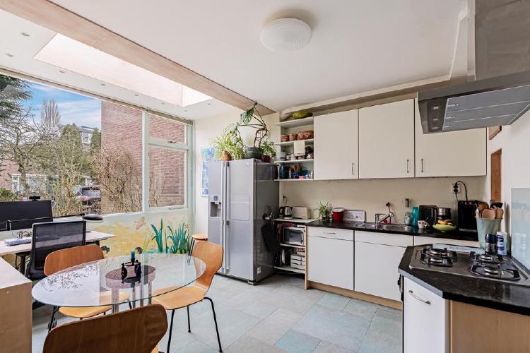 
    Maanzaaderf 24 |Diemen
