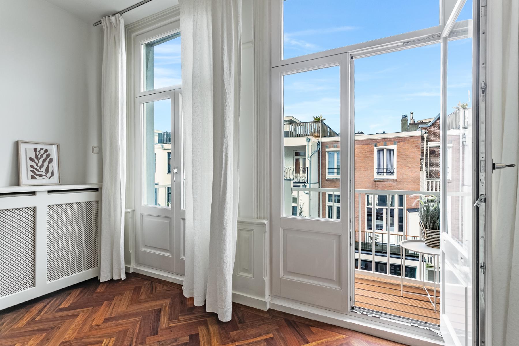 AMSTERDAM Van Eeghenstraat 18-2image 15