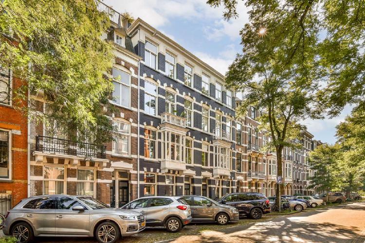 
    Van Breestraat 83-3|Amsterdam
