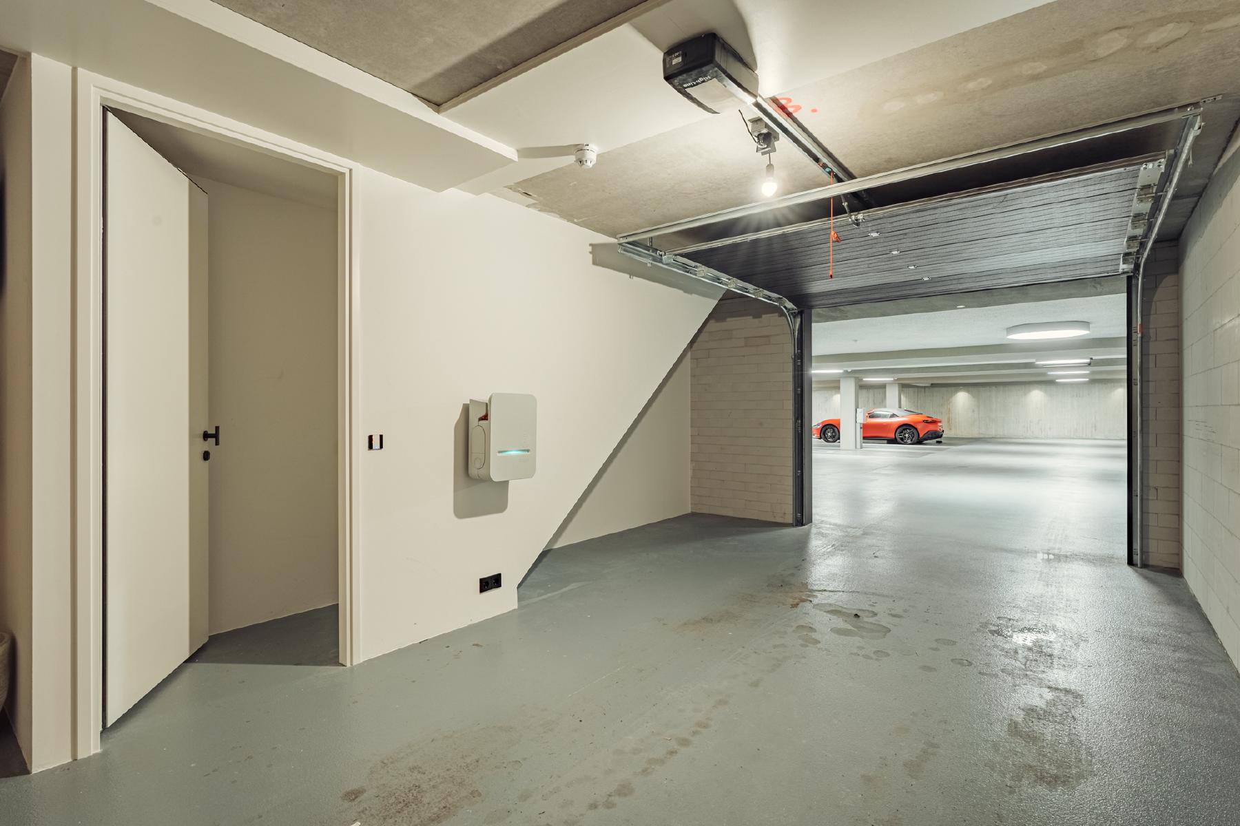 AMSTERDAM Hondecoeterstraat 14 Aimage 28