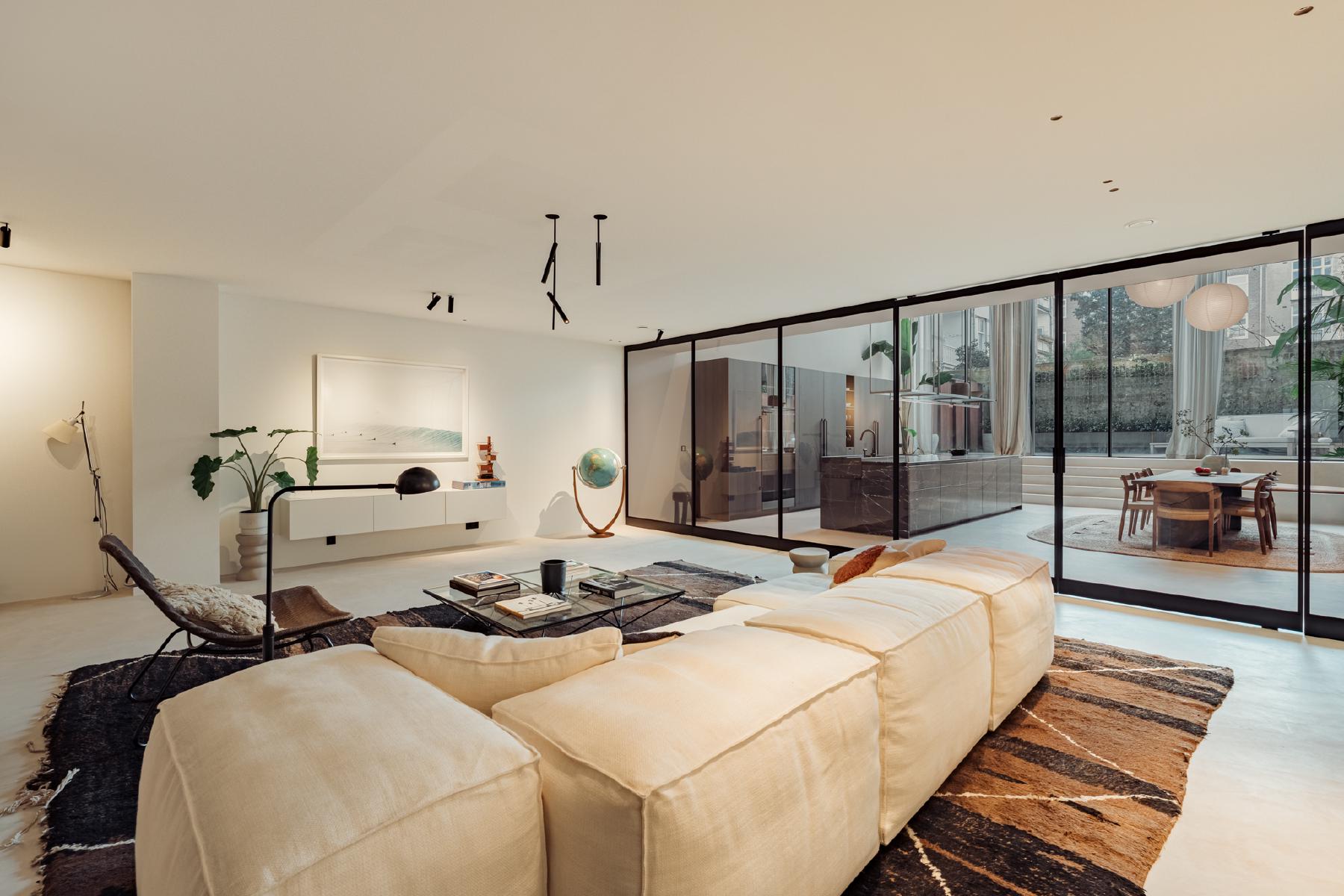 AMSTERDAM Hondecoeterstraat 14 Aimage 12