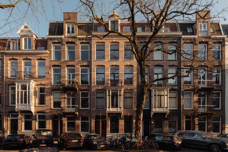 
    Van Breestraat 183 A|Amsterdam
