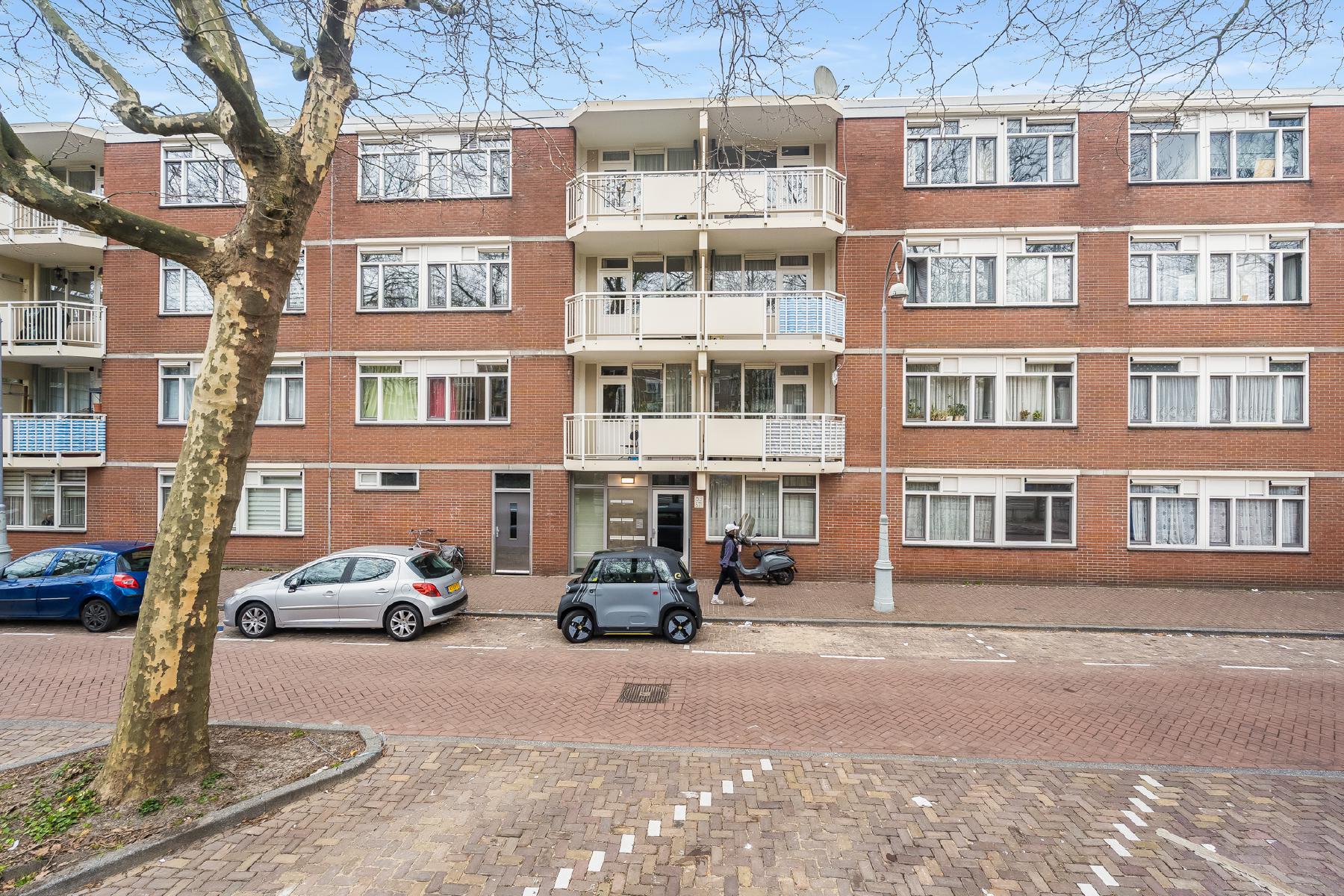 AMSTERDAM Insulindeweg 57 C
