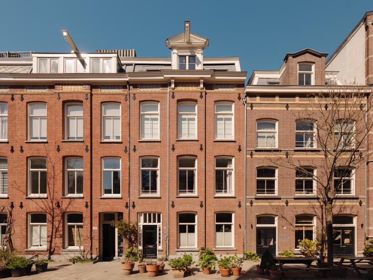 
    Tweede Oosterparkstraat 221 |Amsterdam
