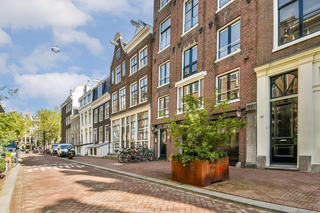 AMSTERDAM Kerkstraat 11 C