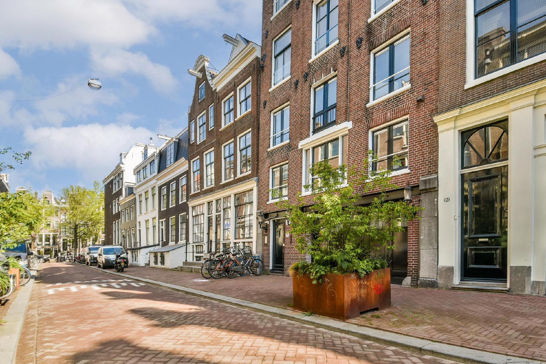 AMSTERDAM Kerkstraat 11 C