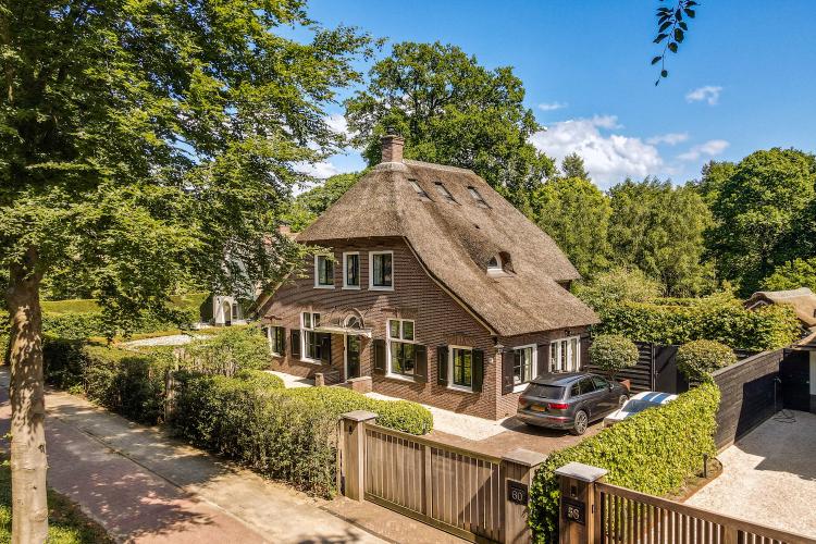 
    Torenlaan 60 |Laren
