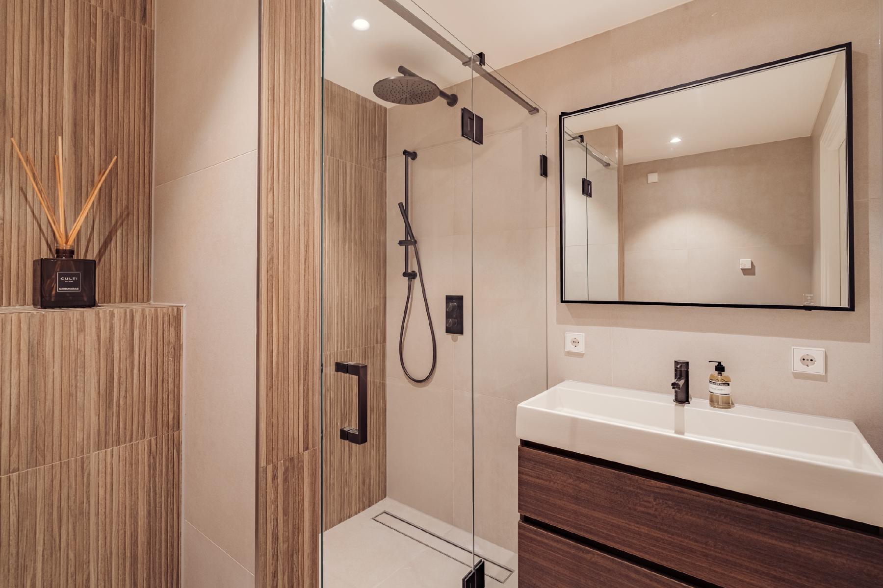 AMSTERDAM Vossiusstraat 76 image 24