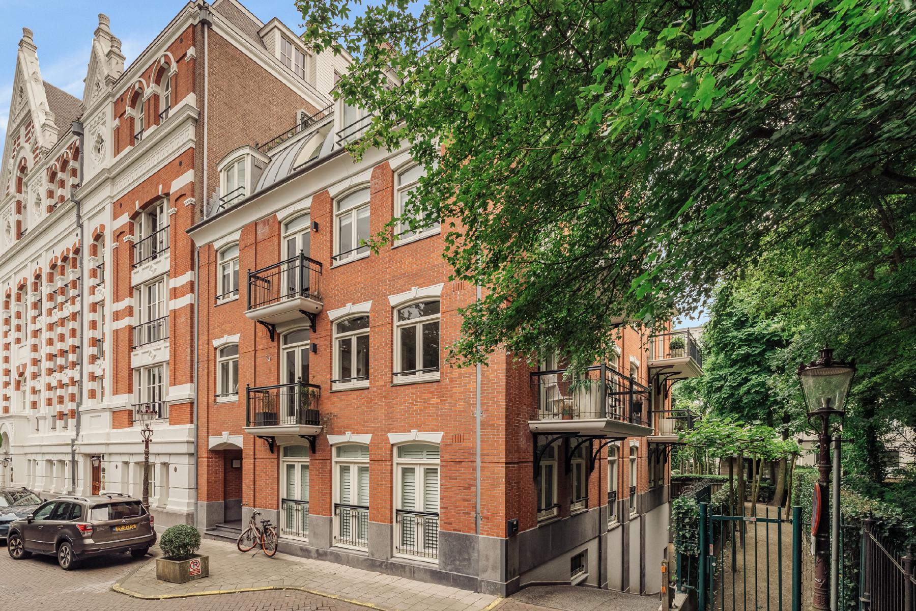 AMSTERDAM Vossiusstraat 76 image 34