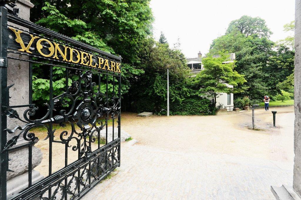 AMSTERDAM Vossiusstraat 76 image 36