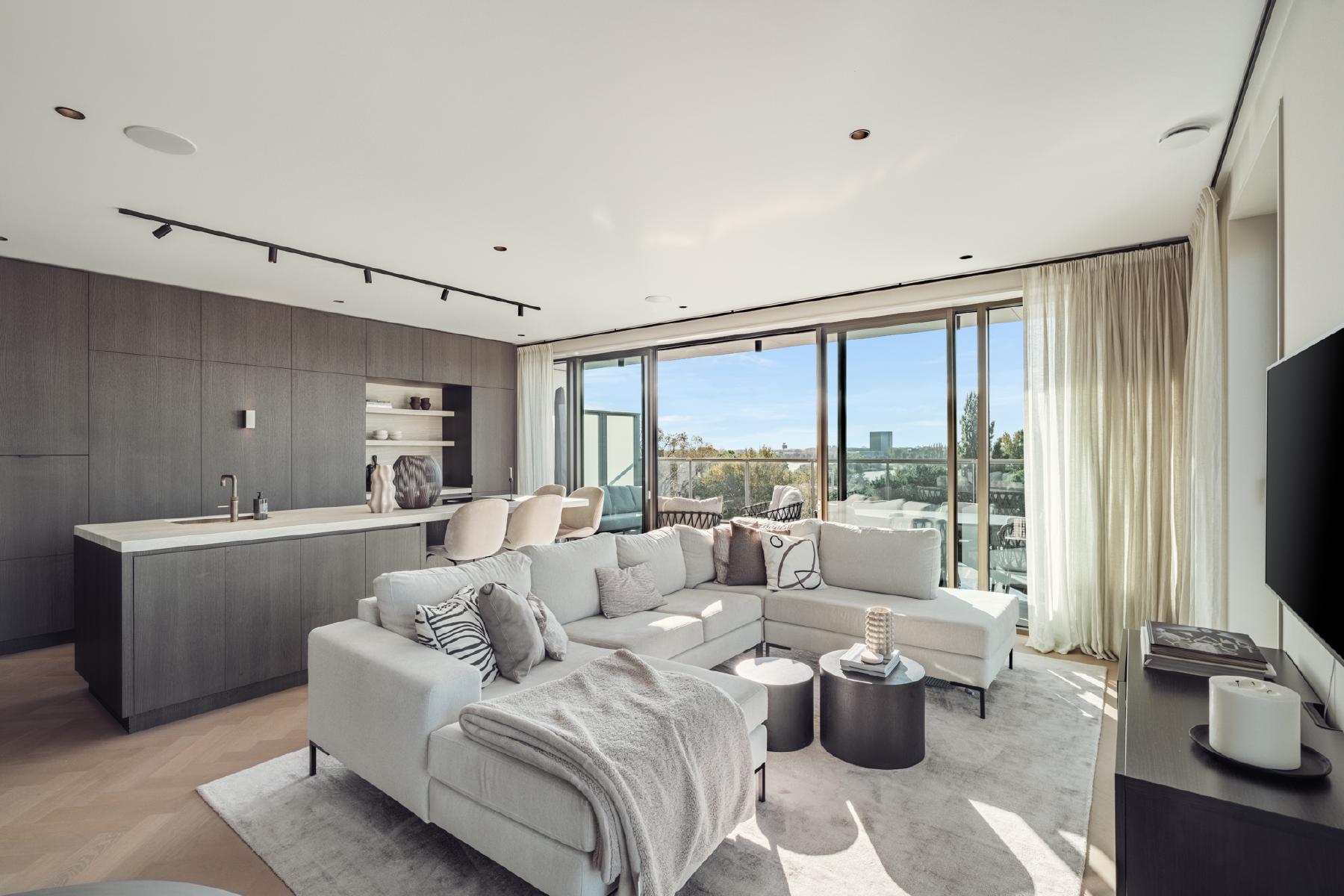 AMSTERDAM Nieuwevaartweg 61 image 2