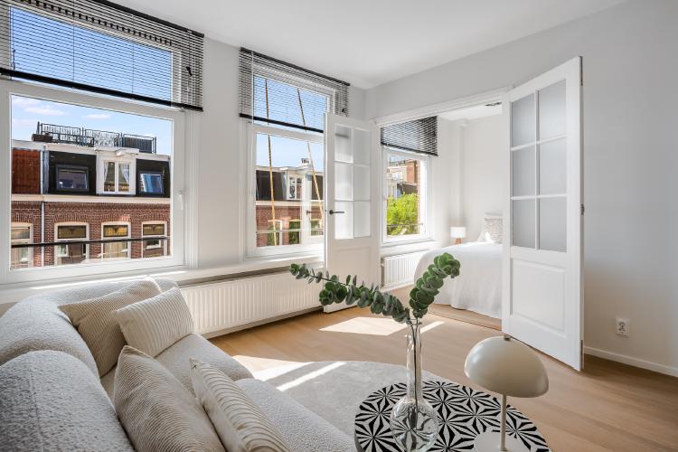 
    Van Ostadestraat 13 3V|Amsterdam
