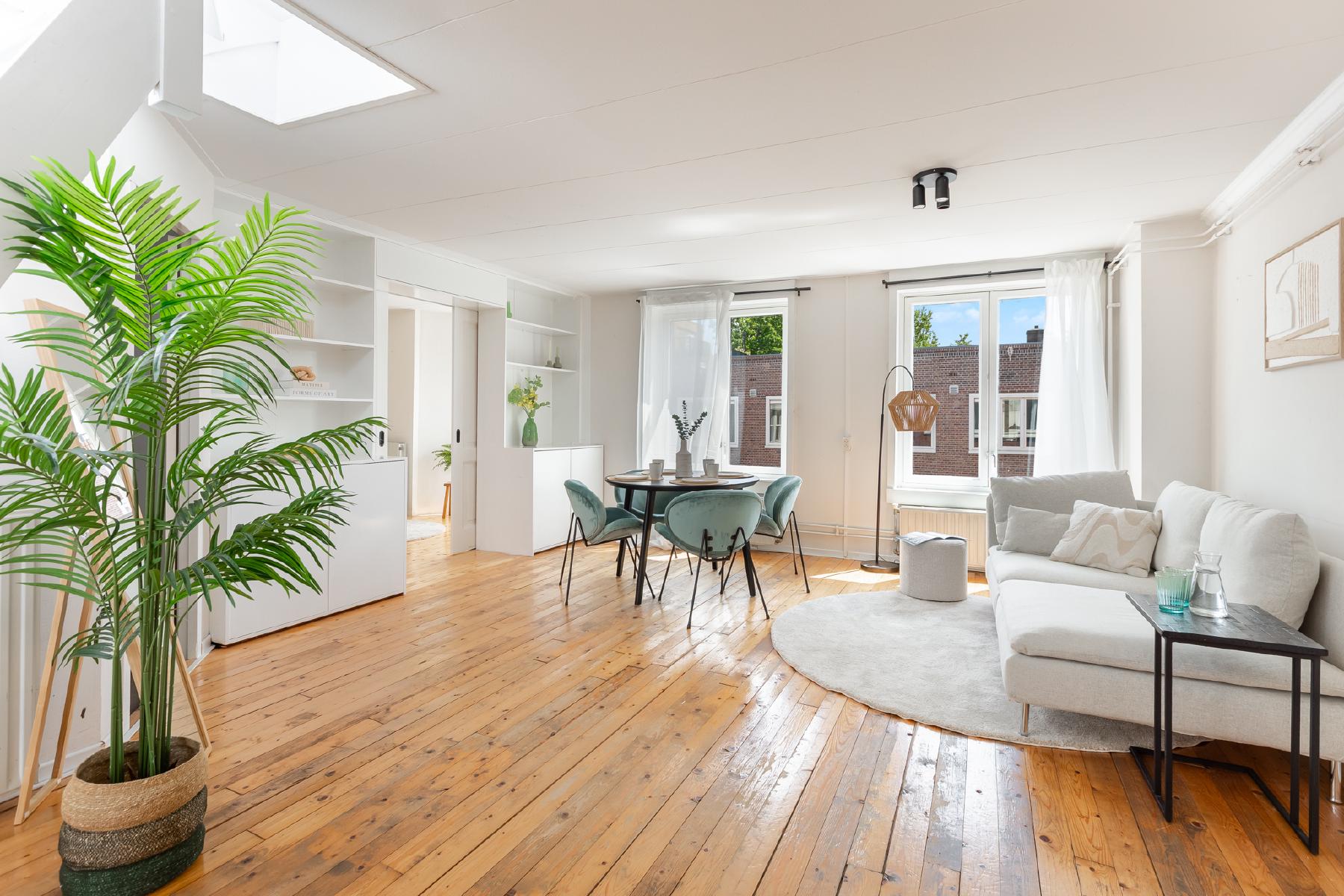 AMSTERDAM Jan van Riebeekstraat 30-3