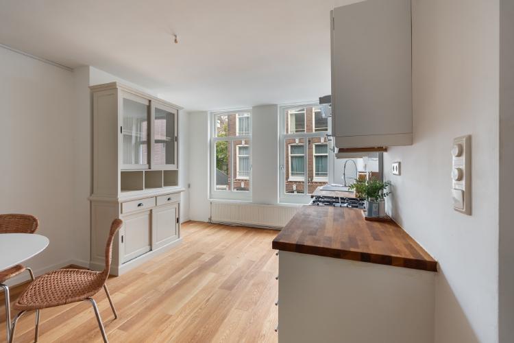 
    Govert Flinckstraat 396-1|Amsterdam
