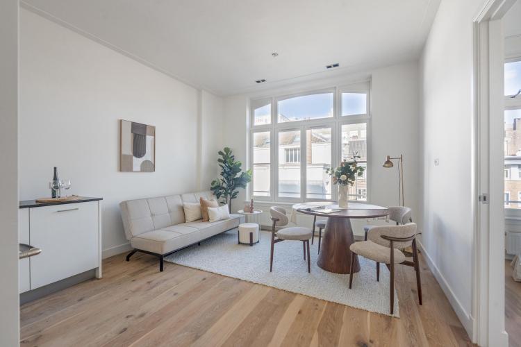 
    Sarphatistraat 85 E|Amsterdam
