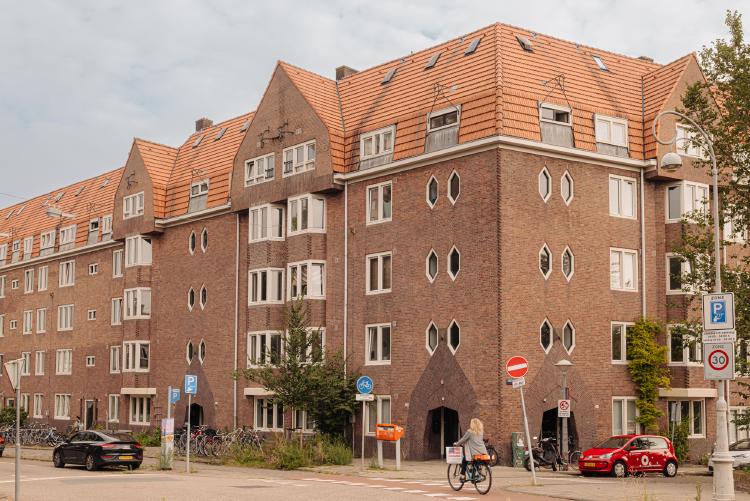 
    Tweede Van der Helststraat 101 H|Amsterdam

