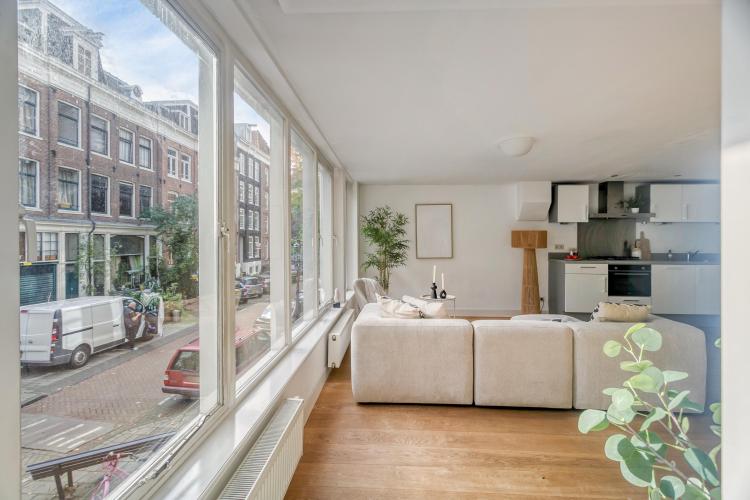 
    <nil><span>|</span>
image 4