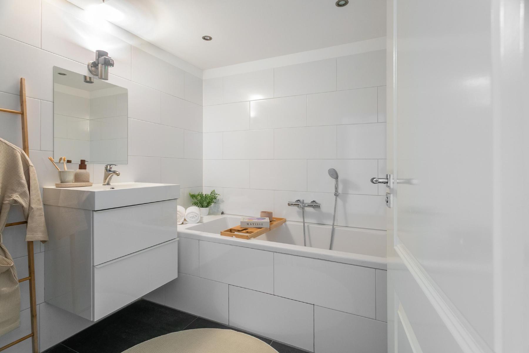 AMSTERDAM Jacob van Lennepstraat 10 image 27