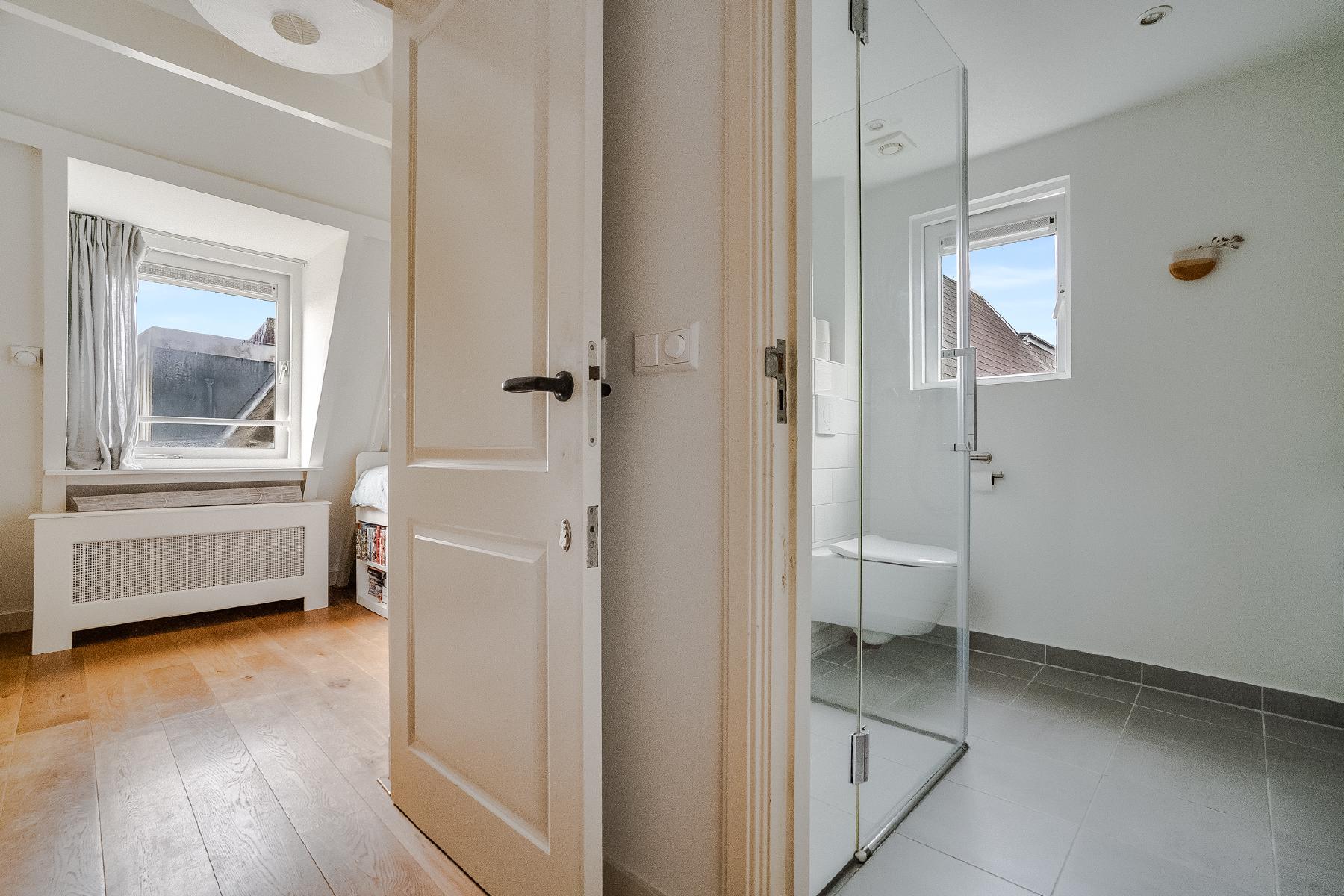 AMSTERDAM Sint Willibrordusdwarsstraat 2-3image 29