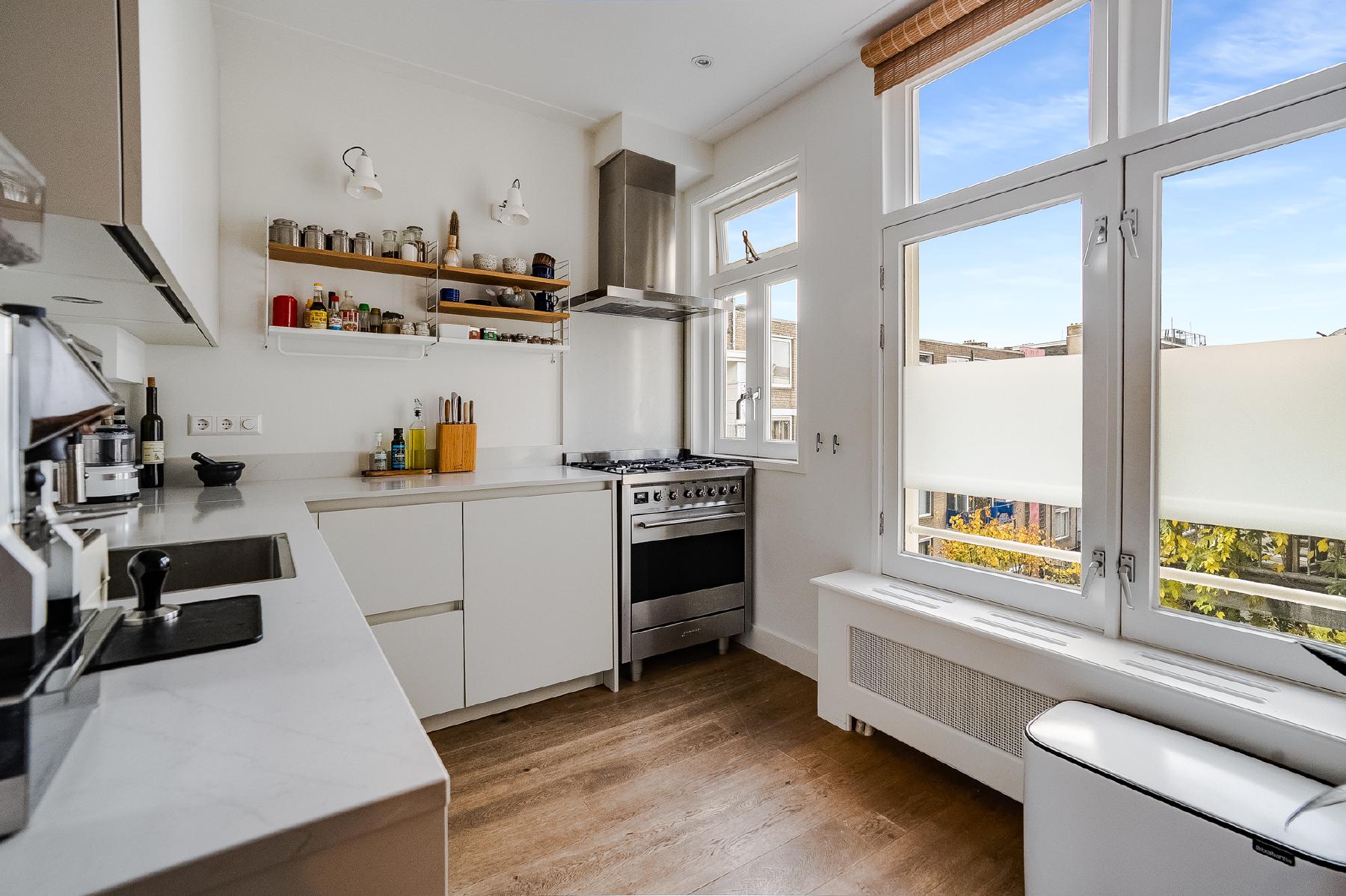 AMSTERDAM Sint Willibrordusdwarsstraat 2-3image 12