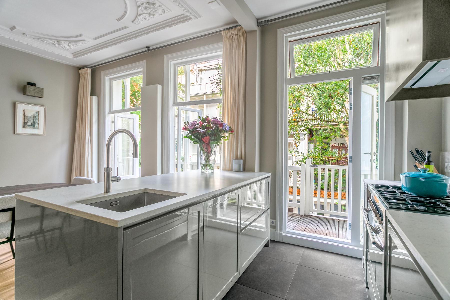 AMSTERDAM Van Eeghenstraat 12 Himage 4