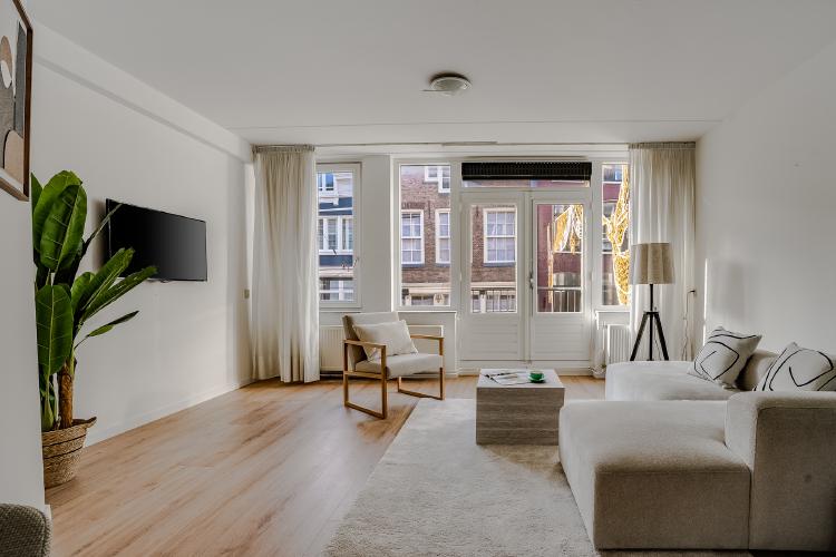 
    Utrechtsestraat 101 A|Amsterdam
