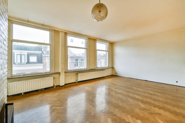 
    Van Eeghenstraat 30-3|Amsterdam
