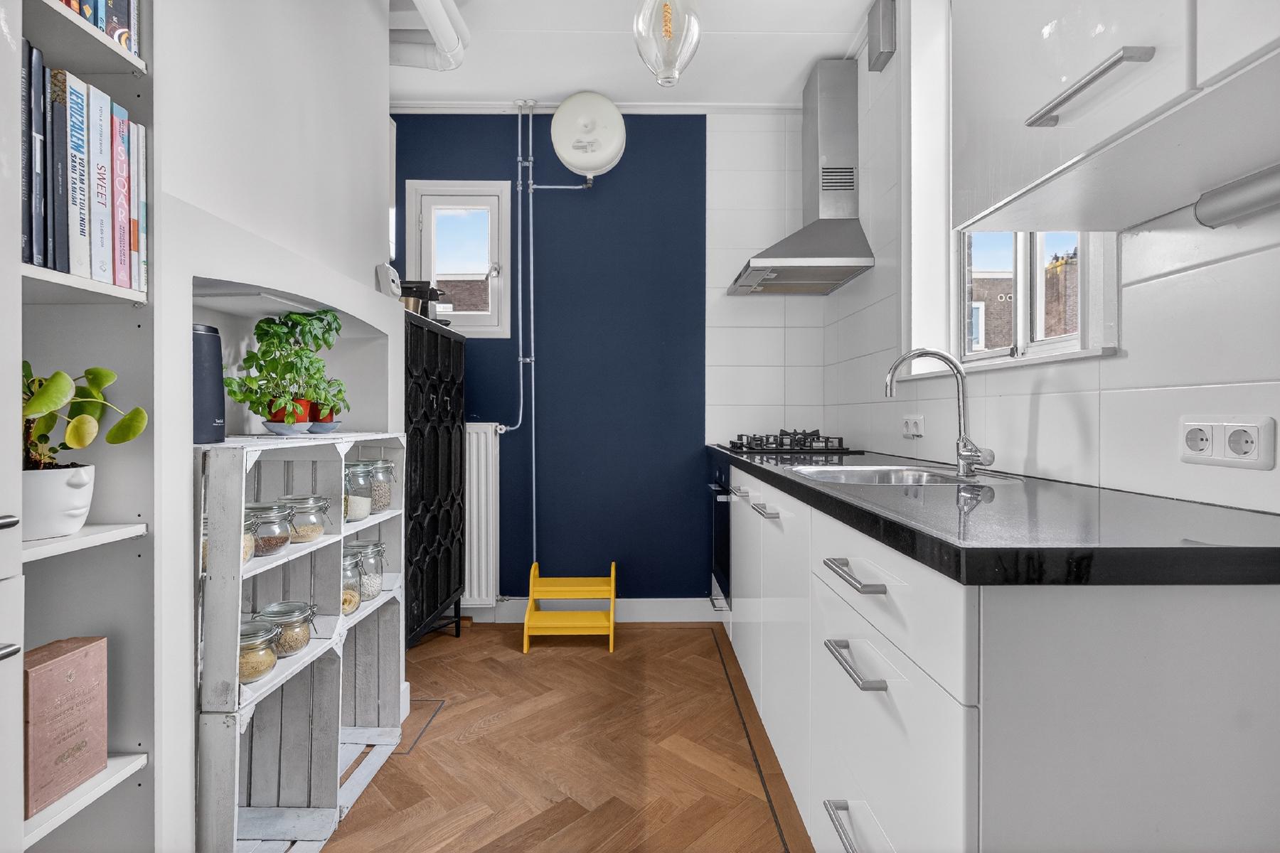 AMSTERDAM Van Houweningenstraat 76-3image 5