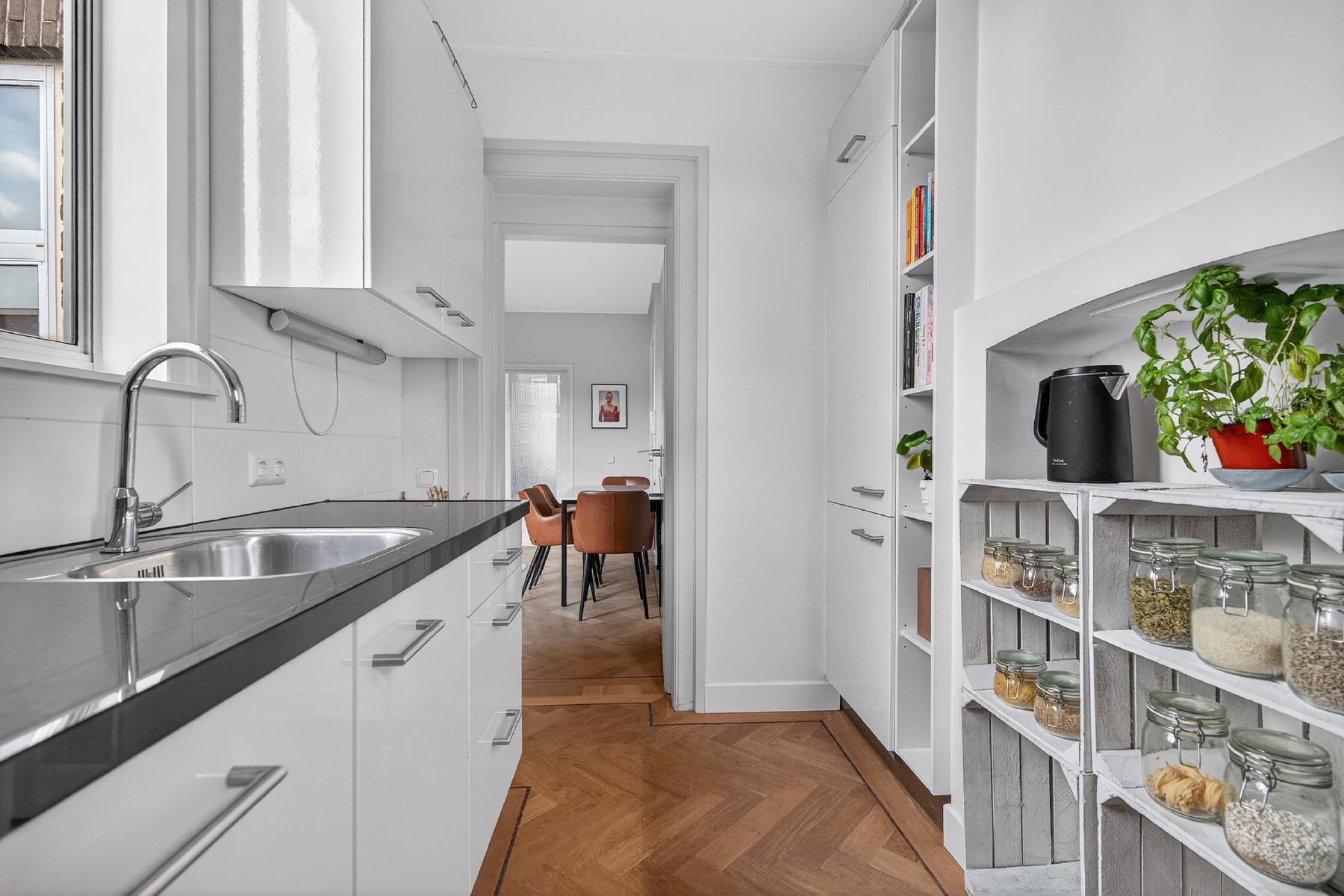 AMSTERDAM Van Houweningenstraat 76-3image 6