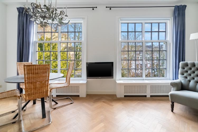 
    <nil><span>|</span>
image 4