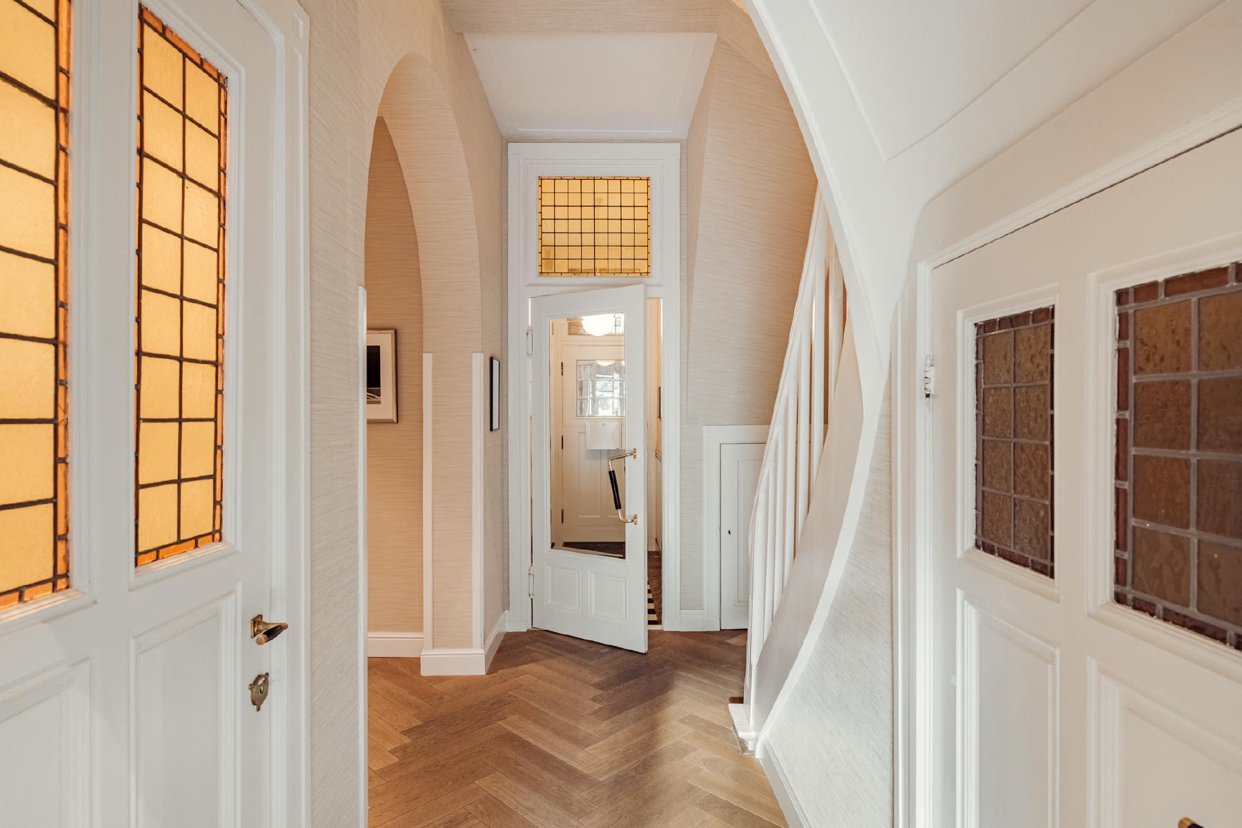 AMSTERDAM Frans van Mierisstraat 131 Himage 25