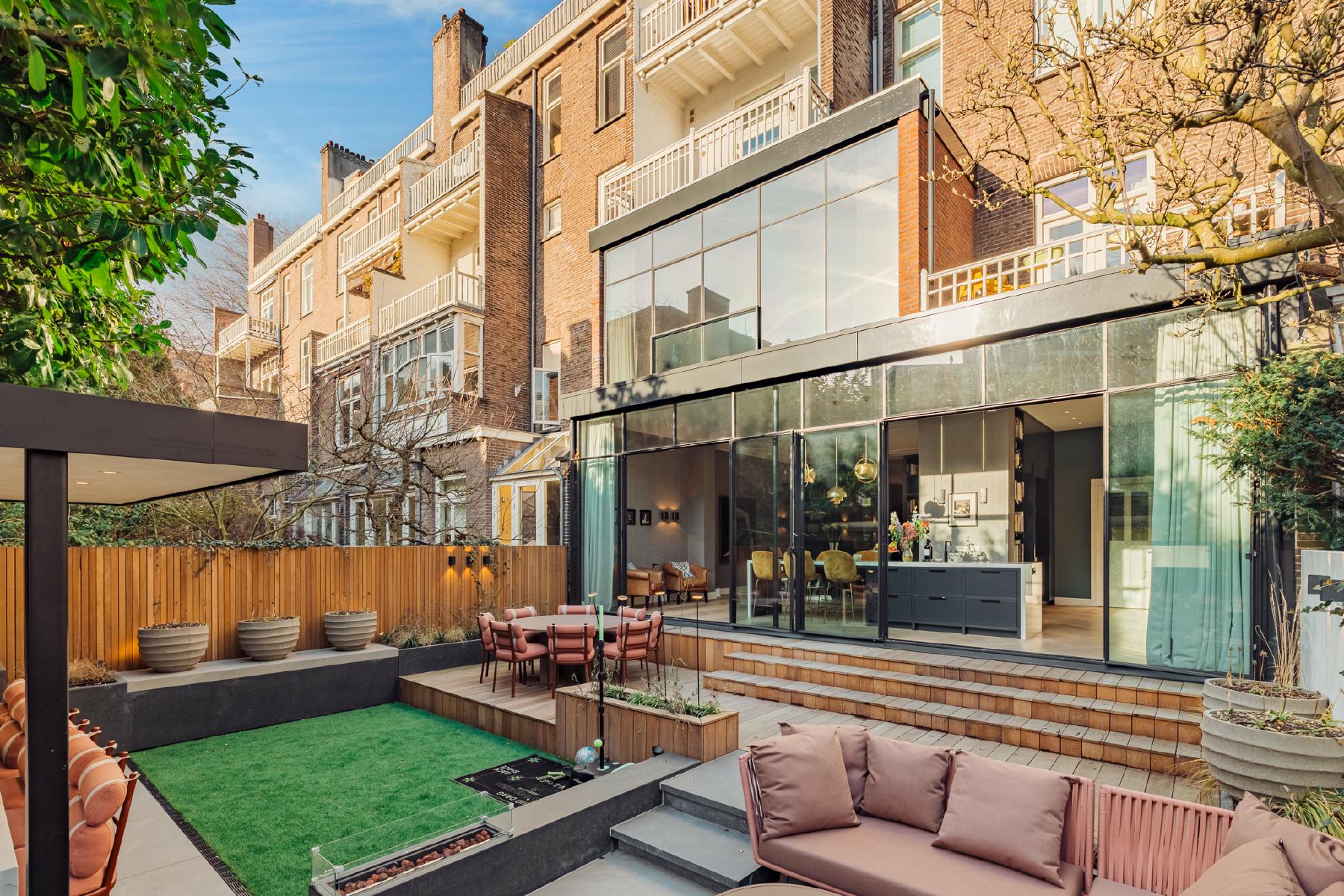 AMSTERDAM Frans van Mierisstraat 131 Himage 23