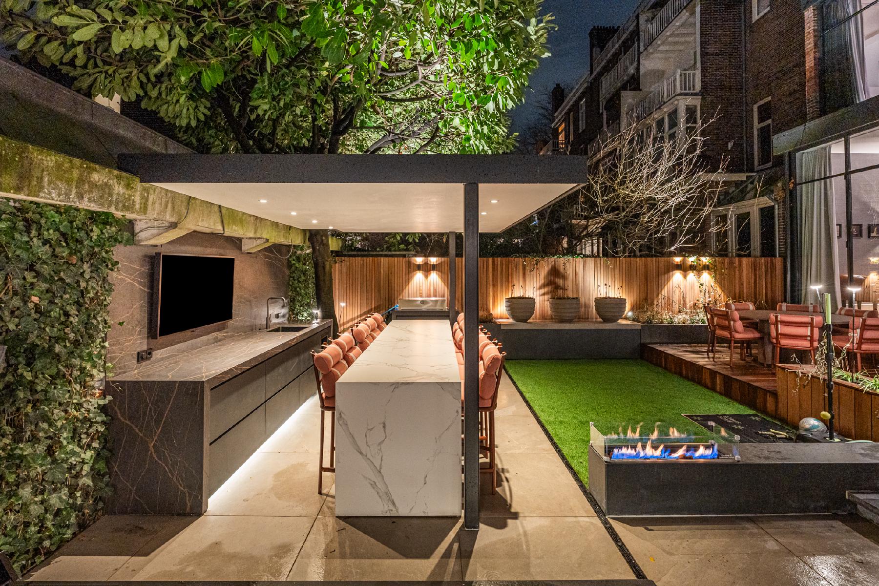 AMSTERDAM Frans van Mierisstraat 131 Himage 50