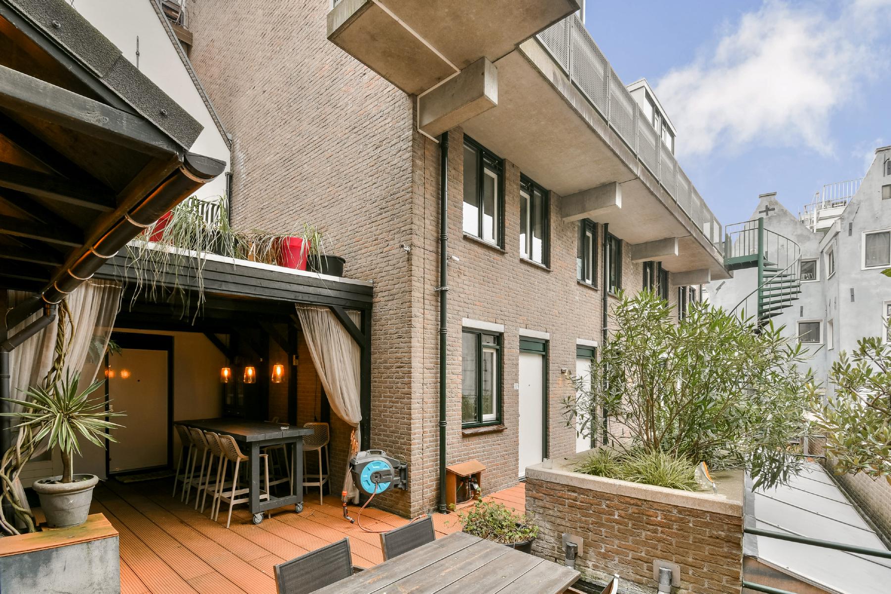 AMSTERDAM Dirk van Hasseltssteeg 30 Aimage 17