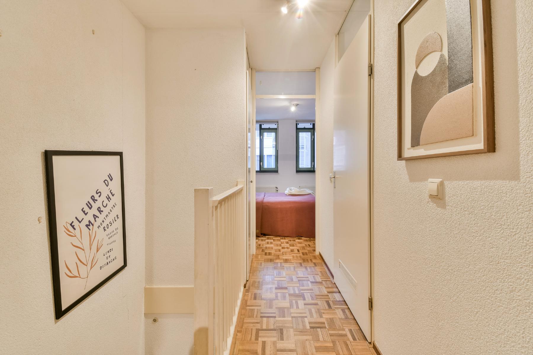 AMSTERDAM Dirk van Hasseltssteeg 30 Aimage 12