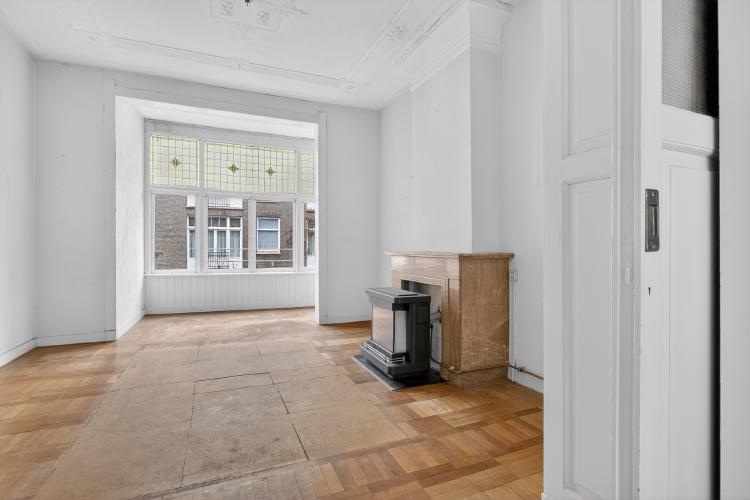 
    <nil><span>|</span>
image 4