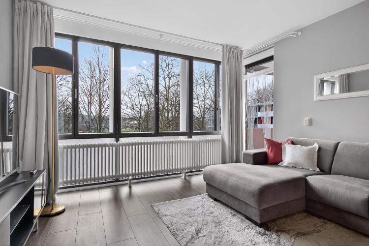 
    <nil><span>|</span>
image 4