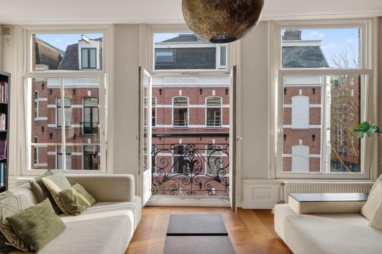 
    <nil><span>|</span>
image 4