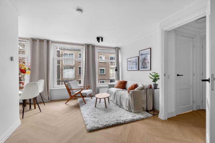 
    Van Ostadestraat 114 B|Amsterdam
