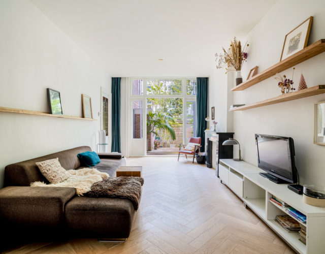 
    
     Da Costastraat 7-H | Amsterdam
