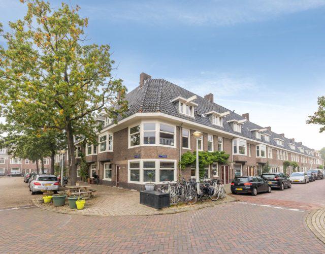 AMSTERDAM Helmholtzstraat 30-boven