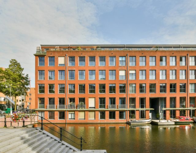 
    
     Jacob Burggraafstraat 132 | Amsterdam
